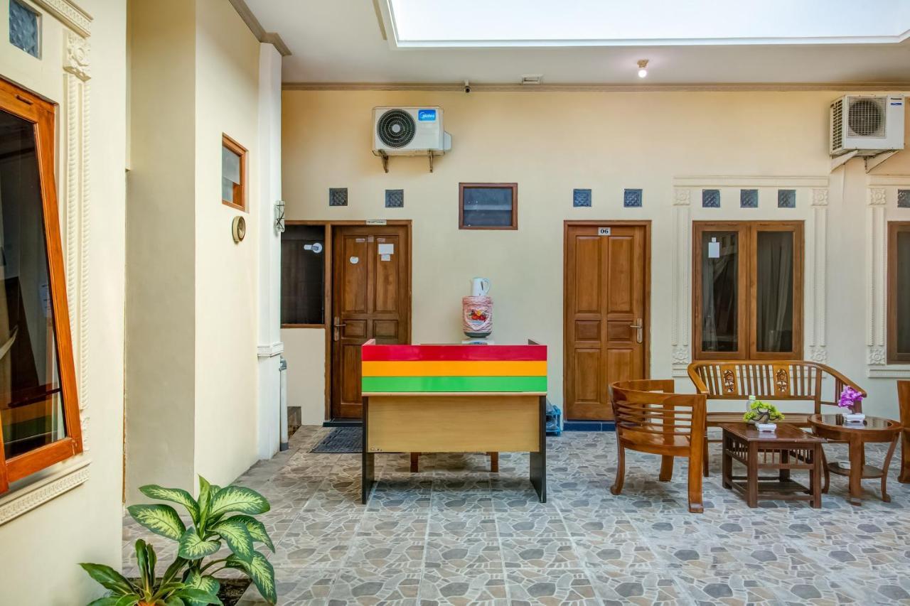 Oyo 3831 Pelangi Residence Syariah Solo Εξωτερικό φωτογραφία