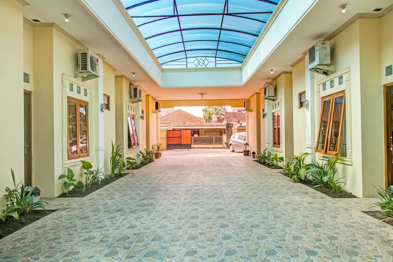 Oyo 3831 Pelangi Residence Syariah Solo Εξωτερικό φωτογραφία